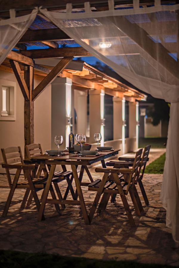 Villa Veneto Luxury Holidays Melíssia Exterior foto